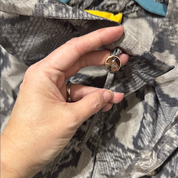 St. John Yellow Tag XL Gray Snake Print Lightweight Jacket - Picture 4 of 9